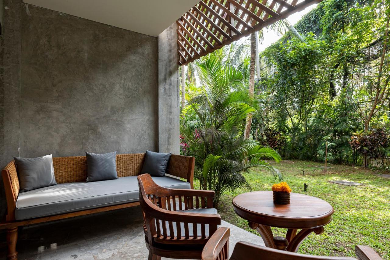 Adiwana Bisma Hotell Ubud Exteriör bild The interior of a room at the hotel