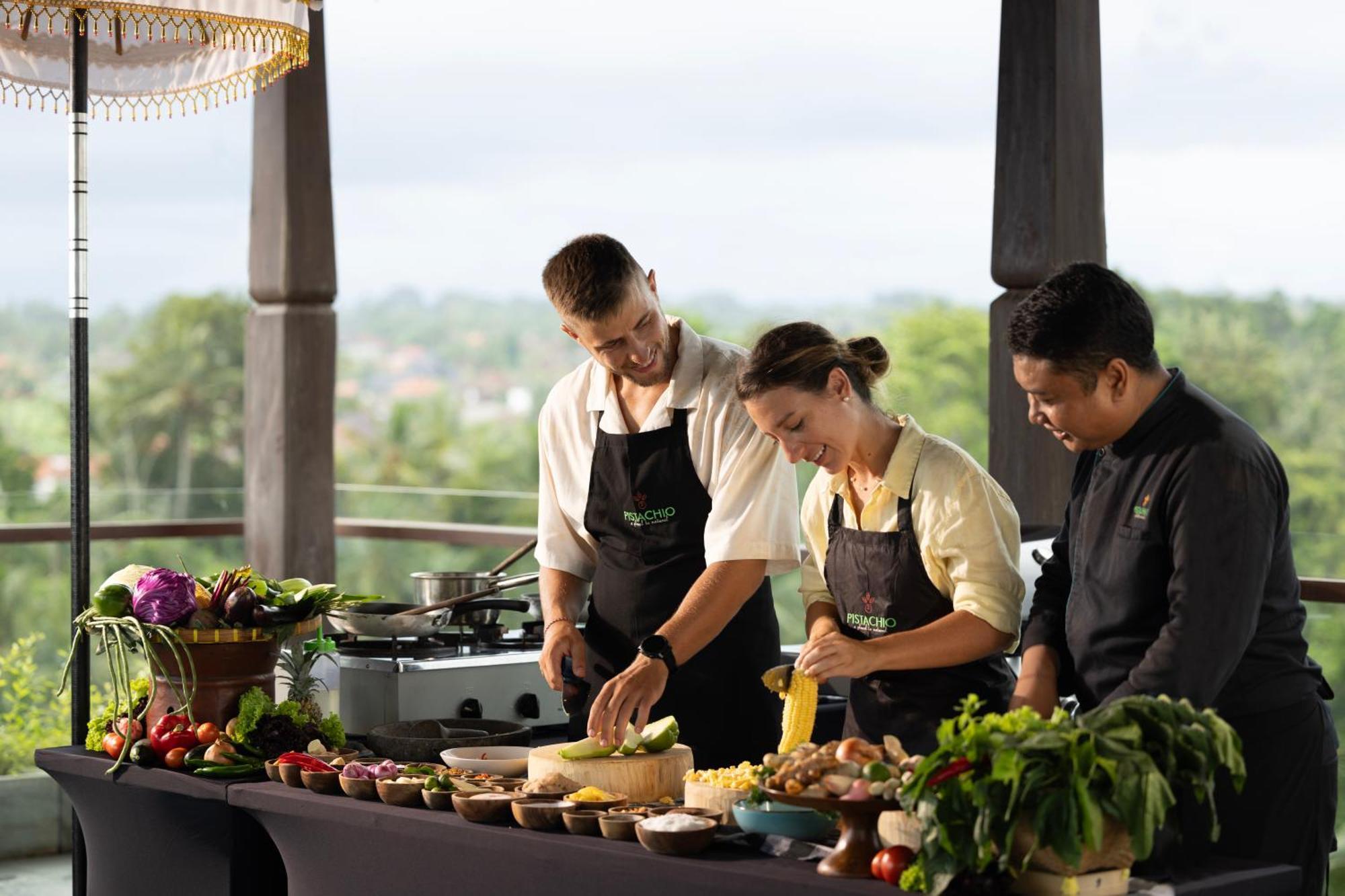 Adiwana Bisma Hotell Ubud Exteriör bild Cooking with a Thermomix