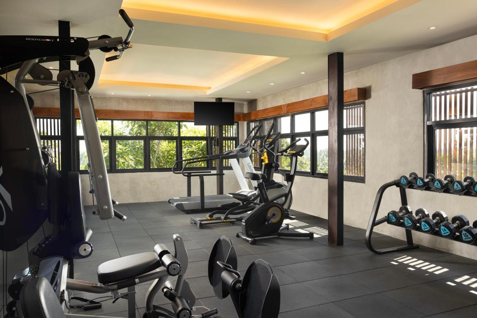 Adiwana Bisma Hotell Ubud Exteriör bild The gym at the hotel
